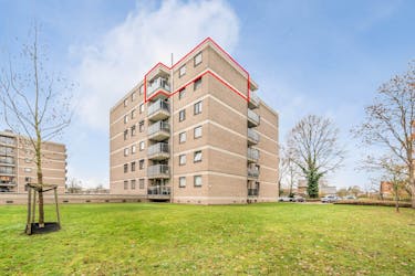 Instapklaar penthouse met 2 slaapkamers en autostandplaats in Hasselt