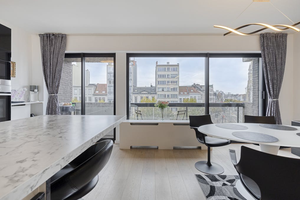 Stijlvol appartement met terras te koop Antwerpen