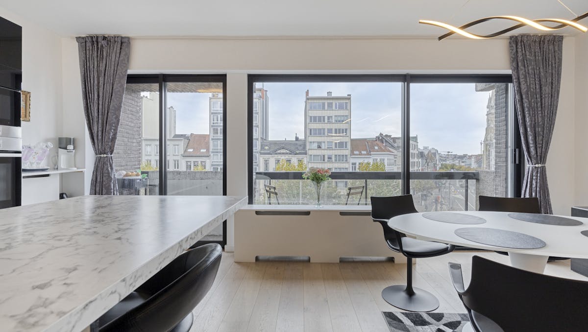 Stijlvol appartement met terras te koop Antwerpen