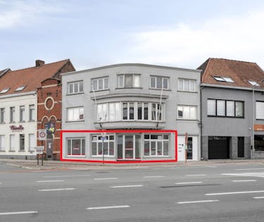 Handelspand van ca. 120m² te koop in Kortrijk.