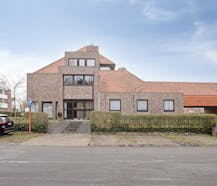 Kantoor/praktijkruimte en tuin te Koksijde.