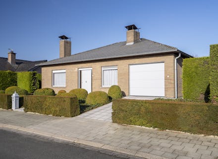 Gelijkvloerse villa in de Zonnewijk te Kortrijk 