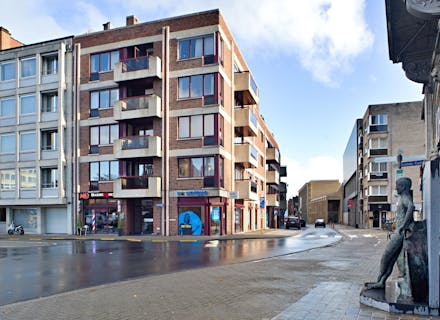 Instapklaar 3-slaapkamer appartement te koop in Roeselare