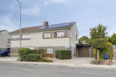 Halfopen huis met 3 kamers te koop in Beveren-Leie