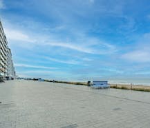 Lichtrijk duplex appartement aan de Zeedijk te Westende!