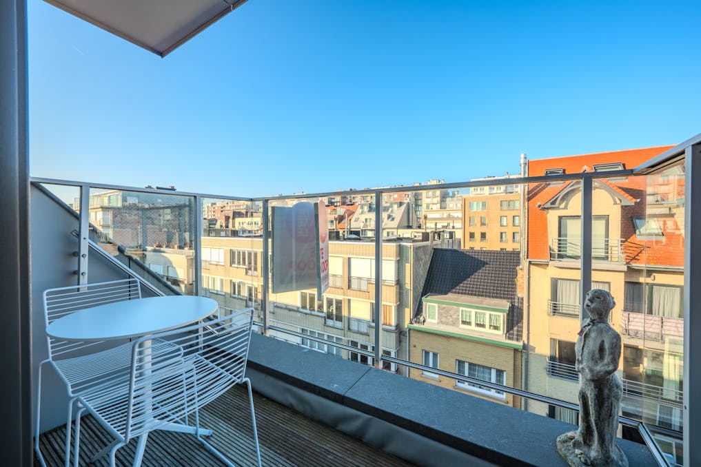 Lichtrijk duplex appartement aan de Zeedijk te Westende!