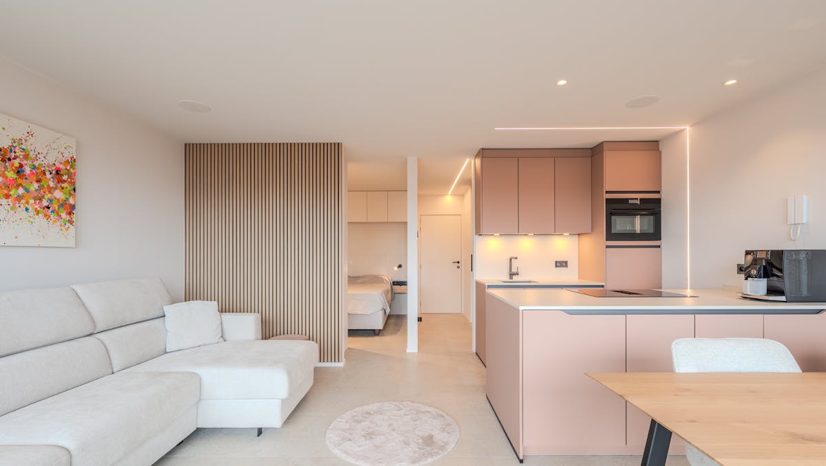 Prachtig gerenoveerde studio met aparte slaapruimte en terras