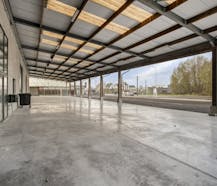KMO-unit van 240 m² te huur in Kuurne