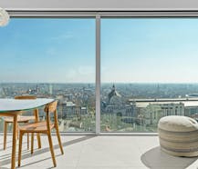 Exclusief wonen met panoramisch uitzicht in de Antwerp Tower