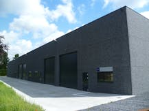Magazijn van ca. 360m² nabij afrit Roeselare-Haven
