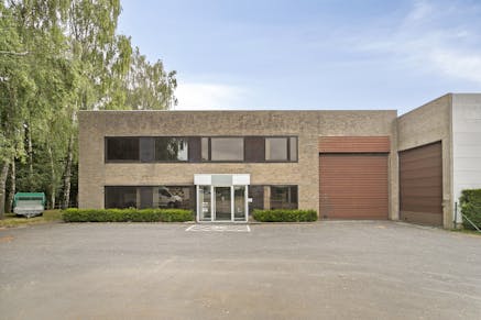 Magazijn met bureel te koop Ooigem