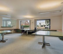 Magazijn met kantoor te koop in Ooigem