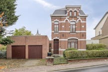 Charmante herenwoning met garage en tuin in het hartje van Ternat