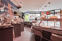 Winkel met woonst  te koop met atelier in Ruddervoorde