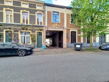 Ruim magazijn (ca. 573 m²) vlakbij de R4 en R40 te Gent