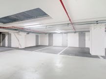 Ondergrondse staanplaats met berging te huur in Antwerpen