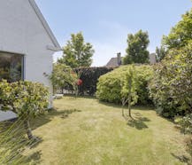 Vrijstaand huis langs de Hofmeierlaan te Sint-Kruis (Brugge)