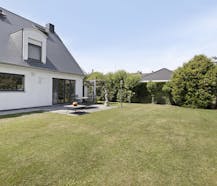 Vrijstaand huis langs de Hofmeierlaan te Sint-Kruis (Brugge)