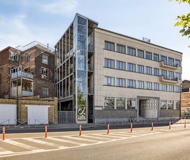 Instapklaar kantoor van ca. 266 m² te koop in Roeselare
