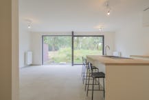 Recente woning met 3 kamers en carport te huur in Marke