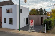 Volledig gerenoveerde halfopen bebouwing te huur in Essen!