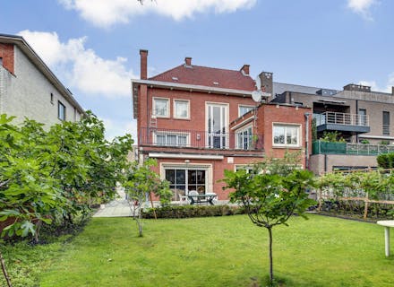 Karaktervolle woning met tuin gelegen in Mechelen