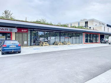 Nieuwbouw handelsruimte te huur (533 m²)  te Veurne