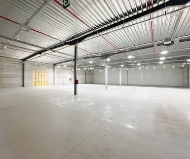 Loods te huur - toplocatie Oostende (ca. 1200 m²)