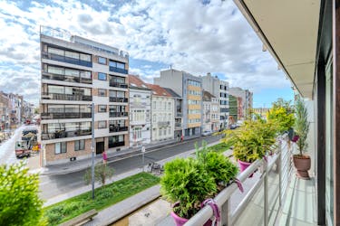 Lichtrijk appartement met 3 slaapkamers te koop te Oostende