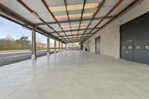 KMO-unit van 240 m² te huur in Kuurne