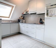 Dakappartement met 2 slaapkamers en terras te Roeselare.