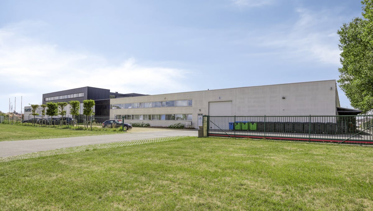 Multifunctioneel bedrijfsgebouw te huur in Nieuwpoort