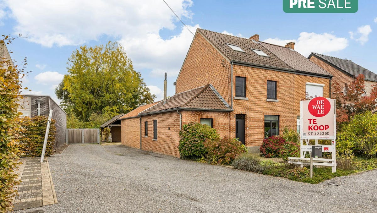 Volledig gerenoveerde gezinswoning met 3-4 op 12A te Alken