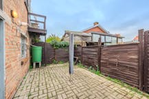 Te renoveren woning met 3 slaapkamers te koop!