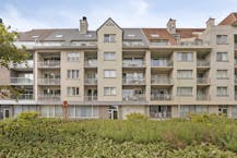 Appartement moderne au rez-de-chaussée avec grande terrasse et jardin d'agrément