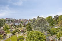 Penthouse met 3 slaapkamers en terras in centrum Koksijde