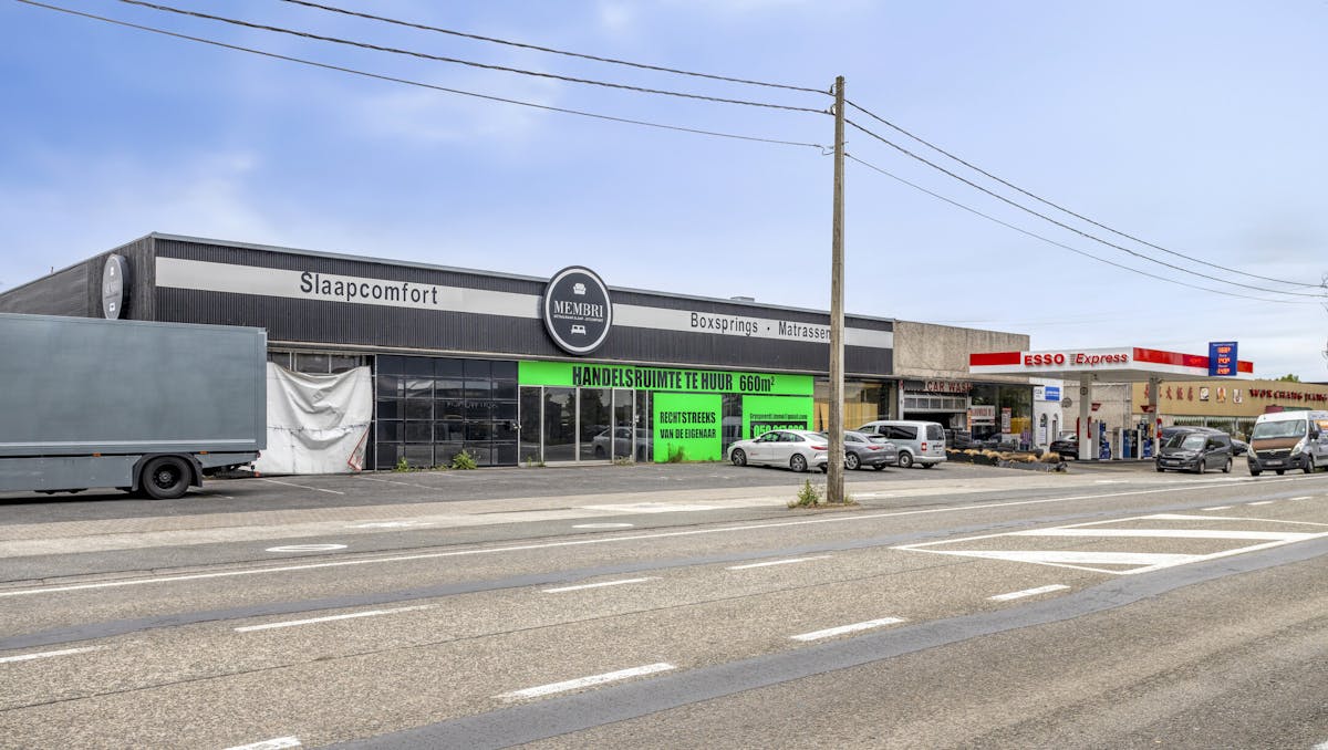 Polyvalente eigendom op commerciële ligging in Hooglede