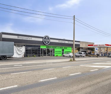 Polyvalente eigendom op commerciële ligging in Hooglede
