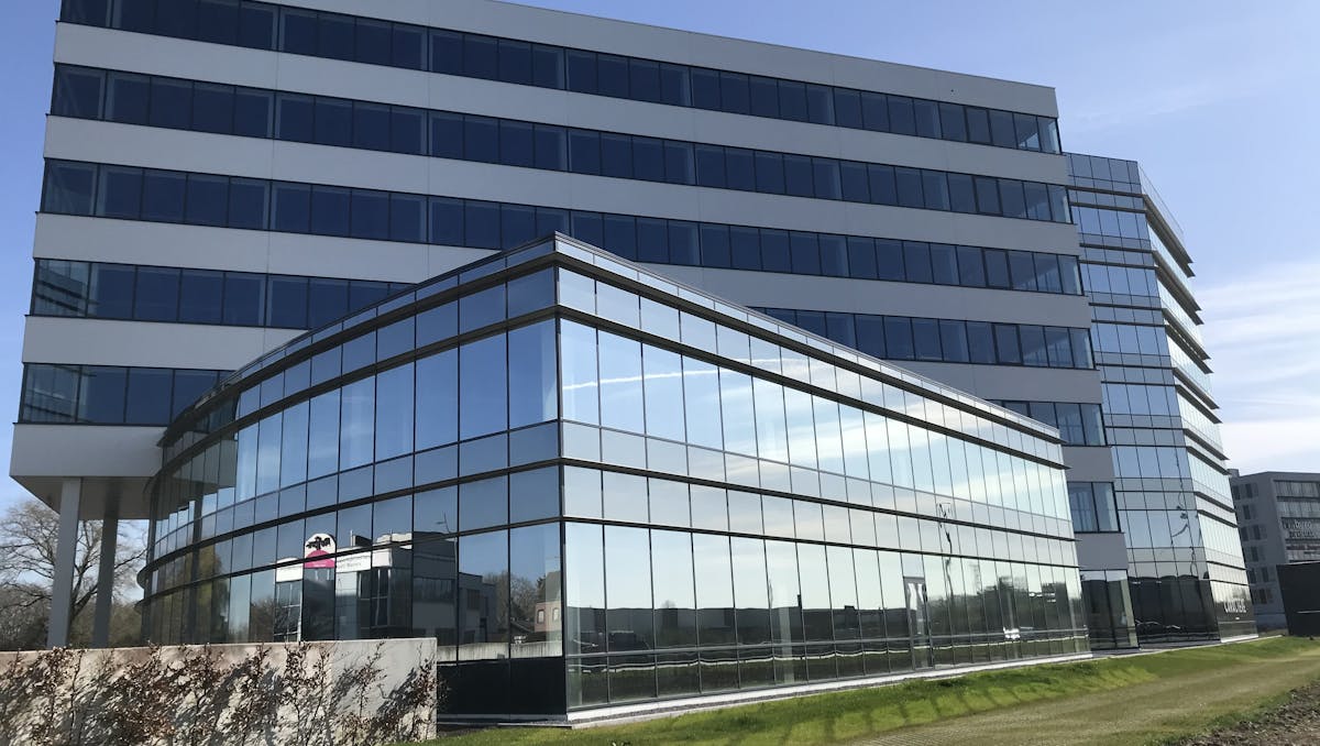 Kantoren (19 m² - 104 m²) met diensten langs de E40 te Aalst