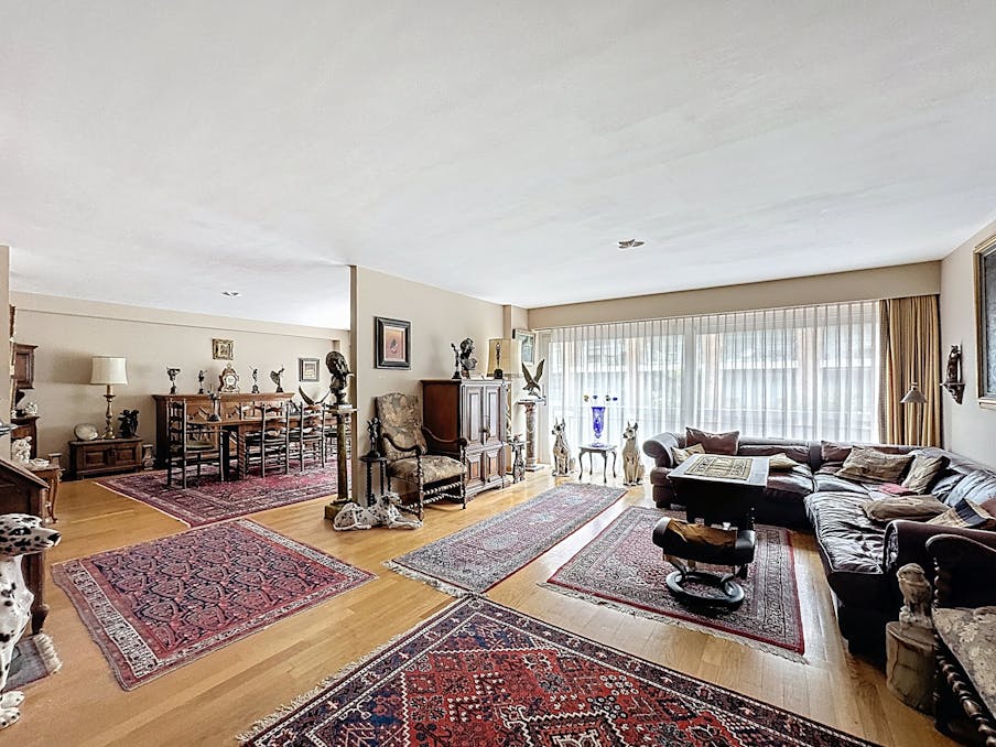 Zeer ruim appartement te koop in het centrum van Knokke