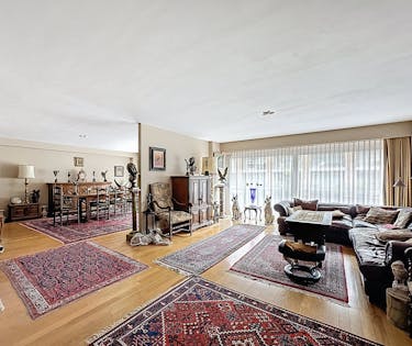 Zeer ruim appartement te koop in het centrum van Knokke