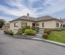 Ruim te renoveren huis te koop in Harelbeke