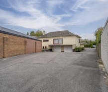 Ruim te renoveren huis te koop in Harelbeke