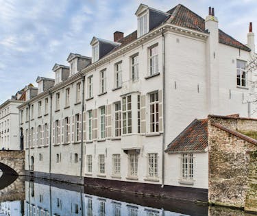 Uniek dakappartement te huur met 1 slaapkamer in Brugge centrum