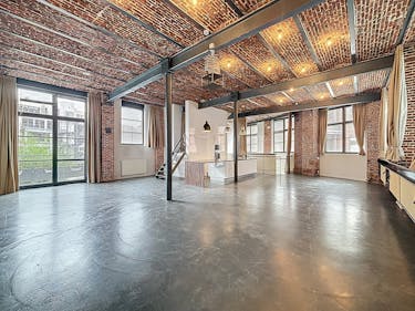 Loft spacieux et ouvert à louer à Koekelberg