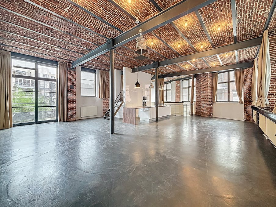 Loft spacieux et ouvert à louer à Koekelberg