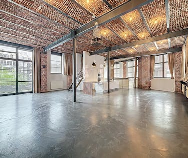 Loft spacieux et ouvert à louer à Koekelberg