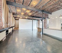 Loft spacieux et ouvert à louer à Koekelberg