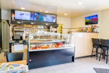 Centraal gelegen handelspand te koop Rijkevorsel