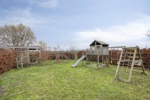 Gerenoveerd vrijstaand huis met zwembad, poolhouse en tuin